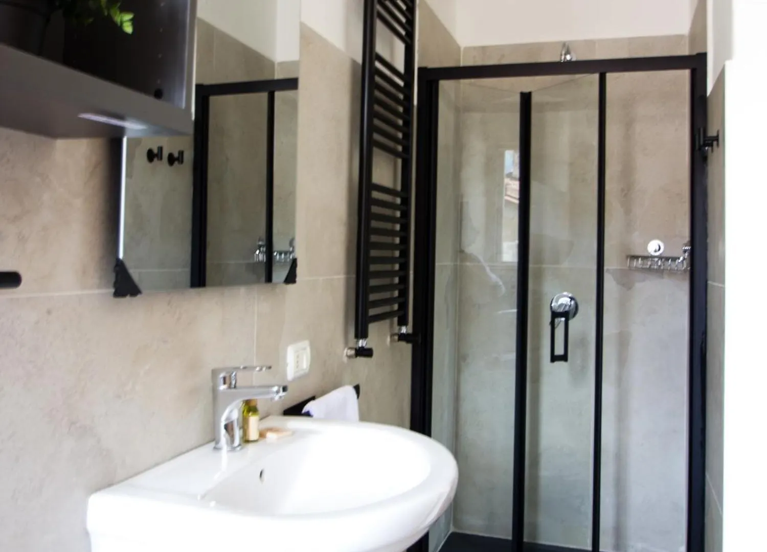 Your Refuge In Lecco - Lake Como Apartment